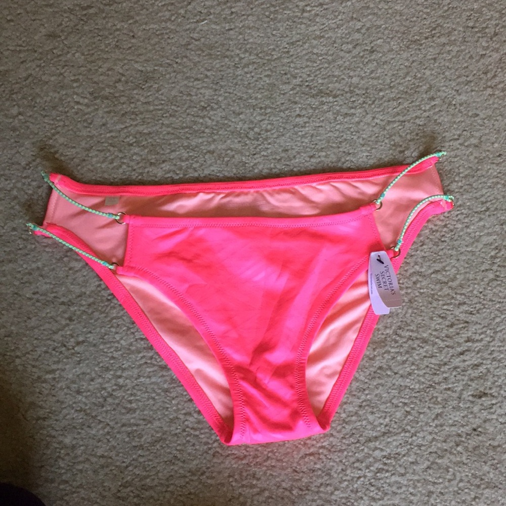 New Victoria’s Secret bathing suit bottom
